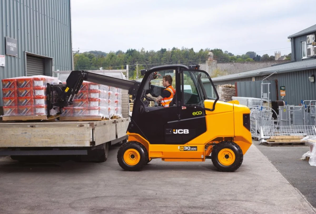 Телескопический вилочный погрузчик JCB TLT 30-23D-4WD — фото 1